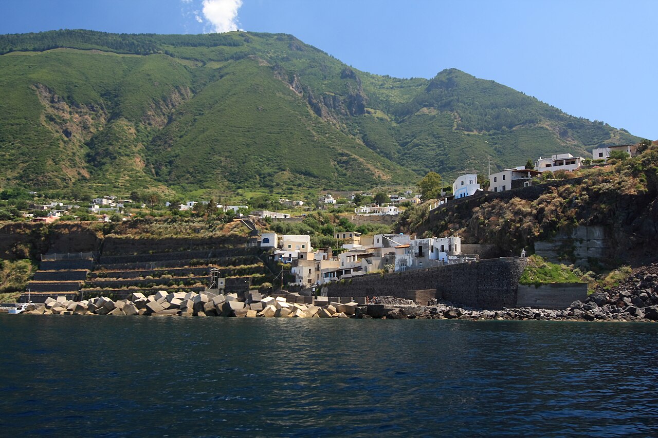 Eolie: Sciame Sismico Spaventa Residenti, Nessun Danno Registrato