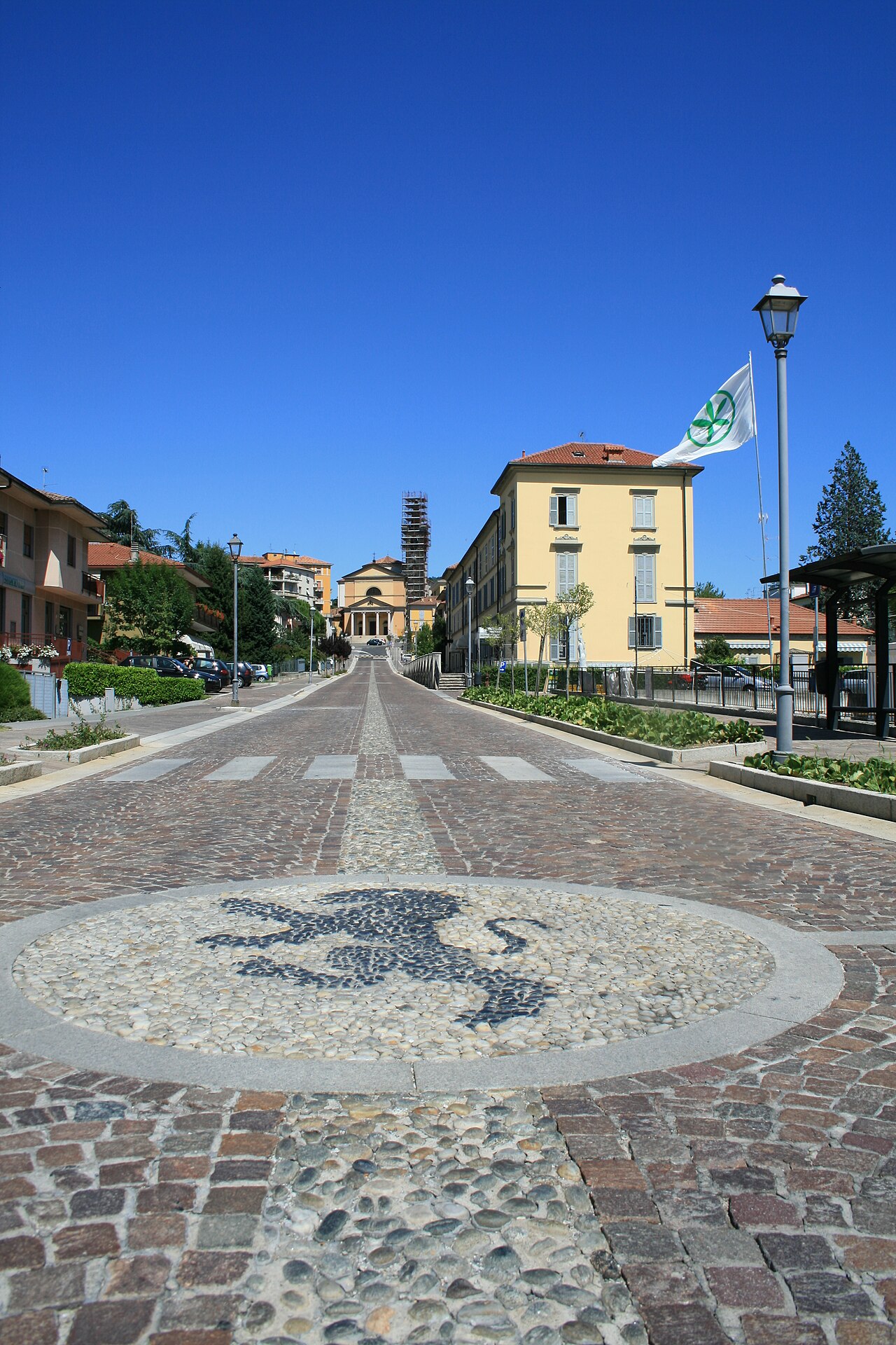 Usmate Velate: minori lanciano sassi su auto, denunciati