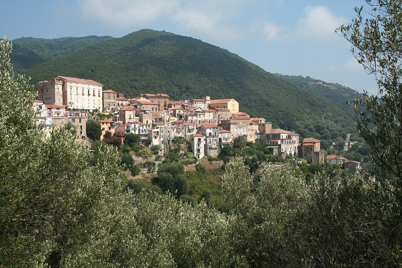 Raduno auto cabrio e spider sulla costa cilentana
