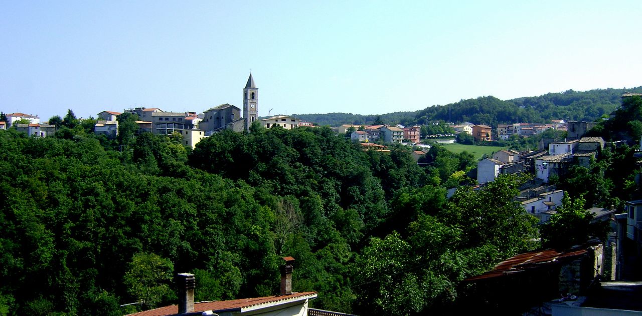 Maltempo devasta la frutta: grandine e neve danneggiano le campagne abruzzesi