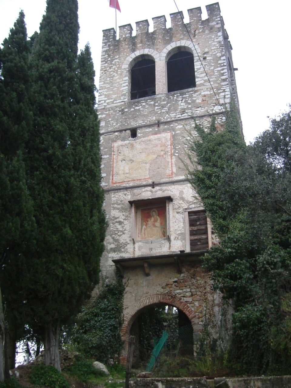 Arcobaleno rosa incanta Verona e la sua provincia