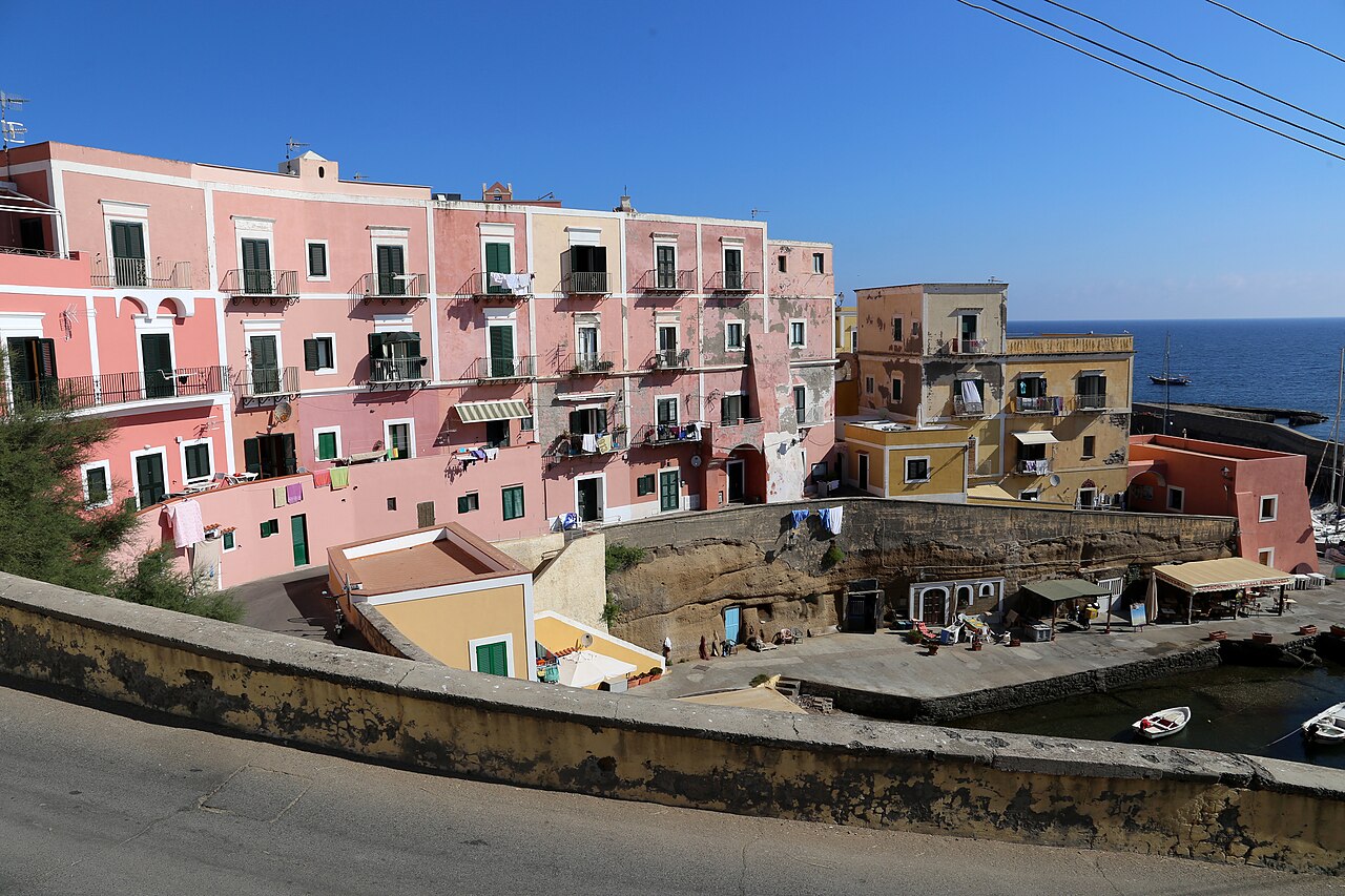 Ventotene: Premio Europa a Morin e Ceruti per 'La nostra Europa'