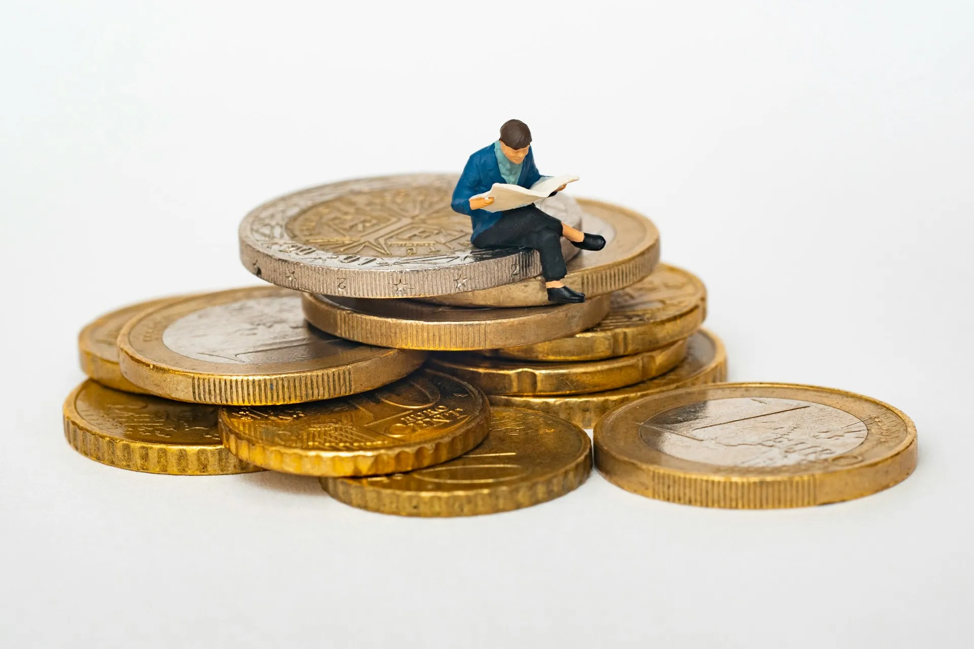 Campania: spesa acqua 328€/famiglia nel 2025