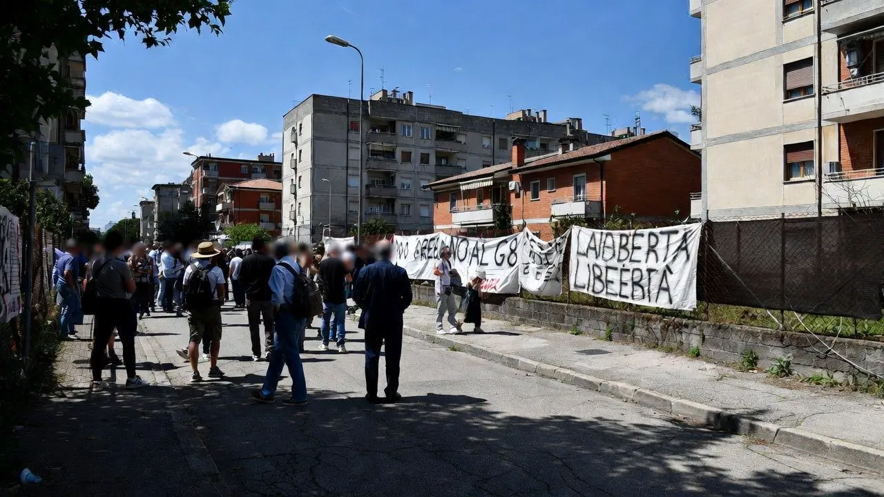 Rider in piazza a Pesaro: il sindaco Biancani chiede dignità