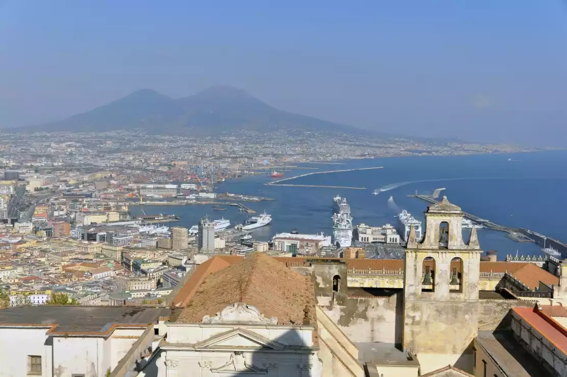 Napoli: ventenne ucciso, sospetto agguato di camorra