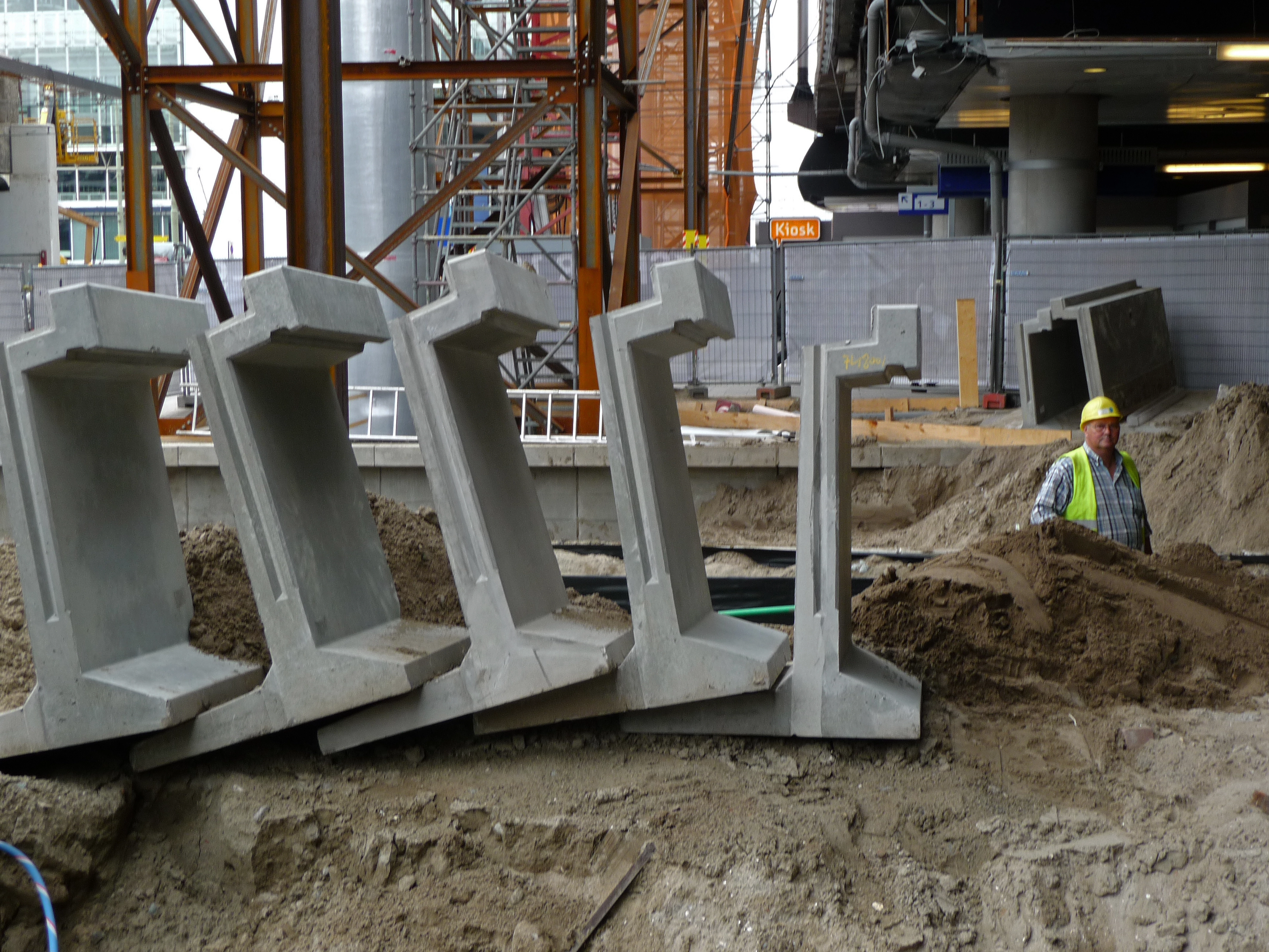 Garlasco: operaio ferito da bancale in legno