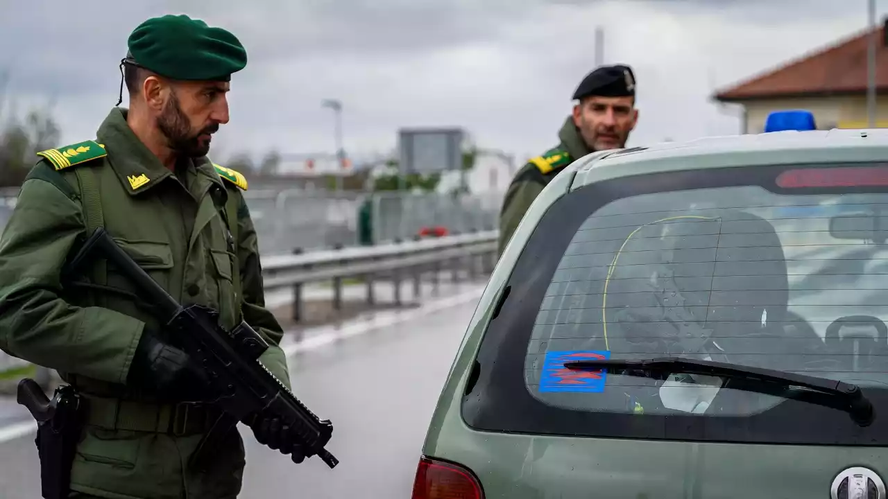 Lecce: Guardia di Finanza sequestra pistola clandestina