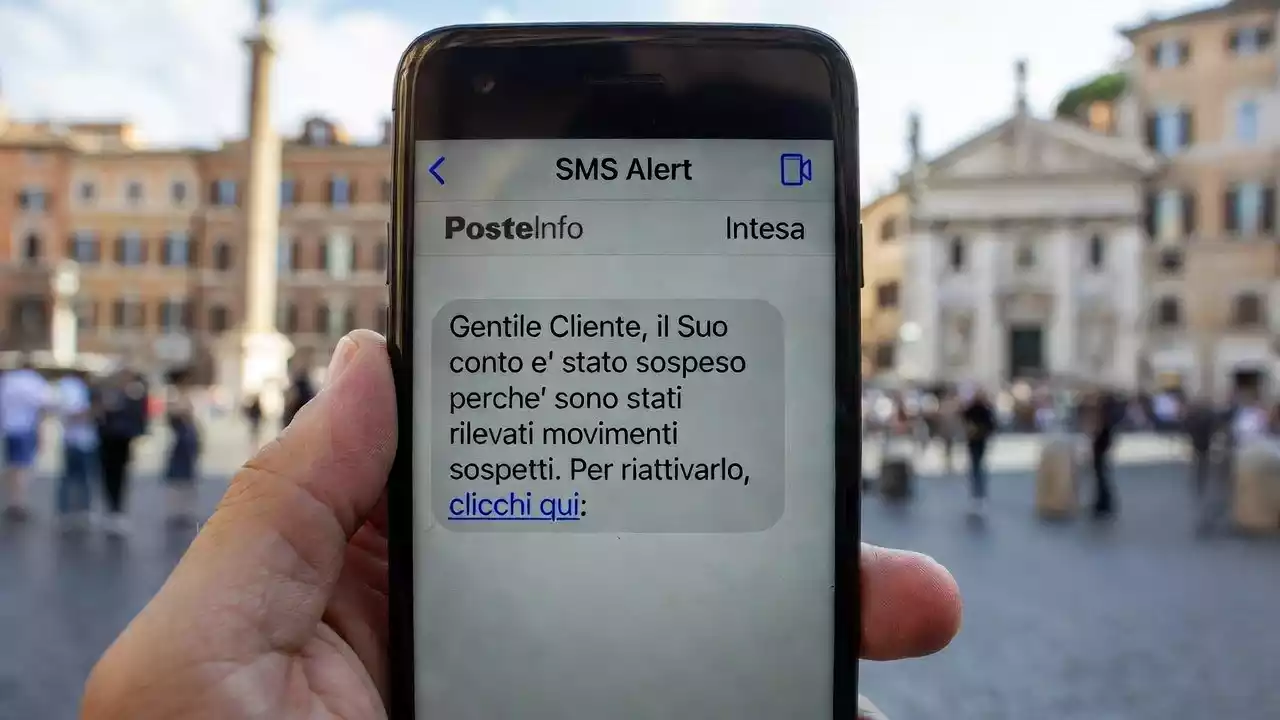 Puglia: allarme truffe SMS su Tari, comuni avvisano