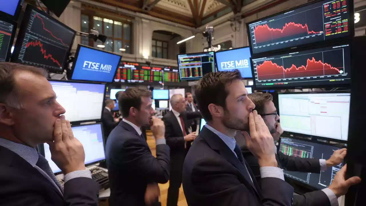 Borsa Tokyo apre in calo, investitori prendono profitto