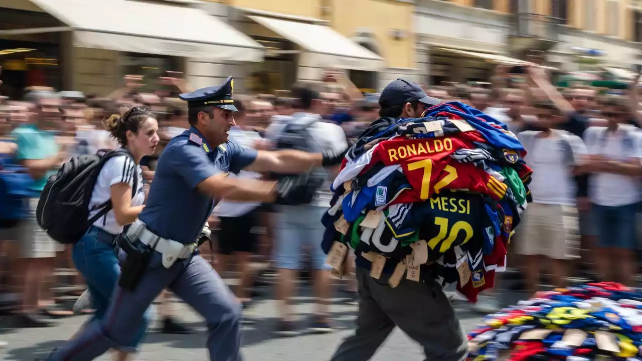 Genova: spray al peperoncino da Bershka, panico tra i clienti