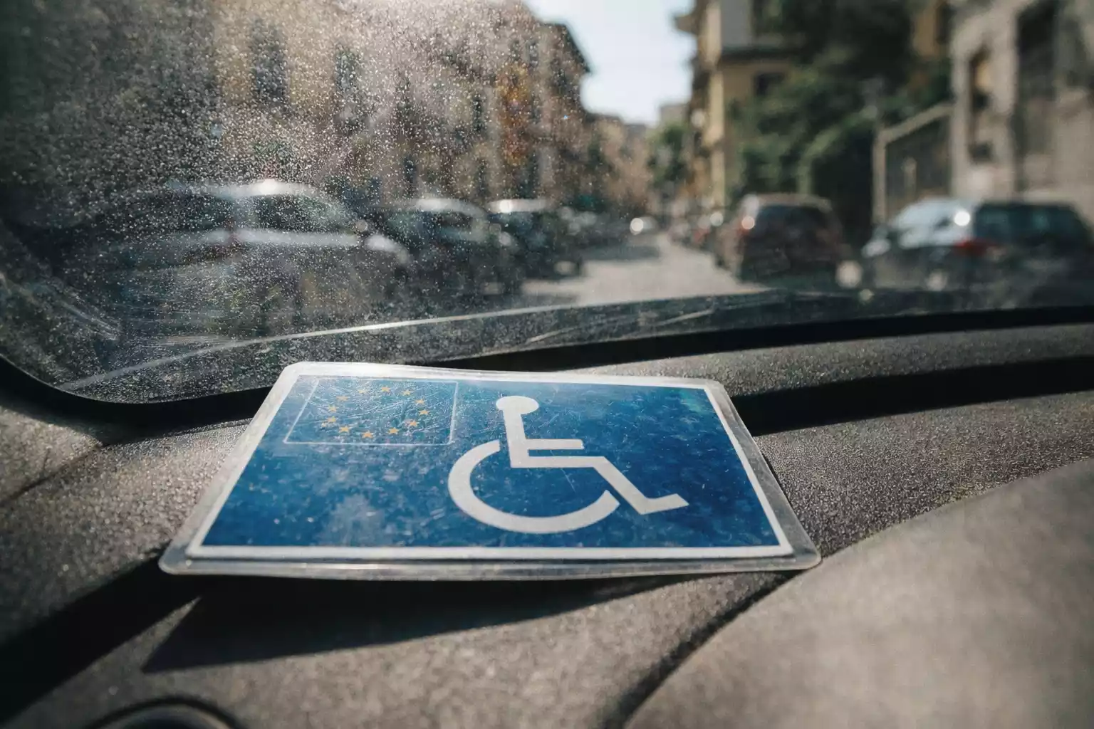 Como: 29enne fermato con targa manomessa e hashish